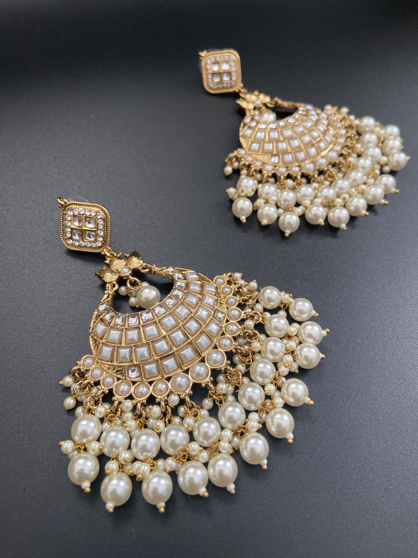 Pearly Earrings