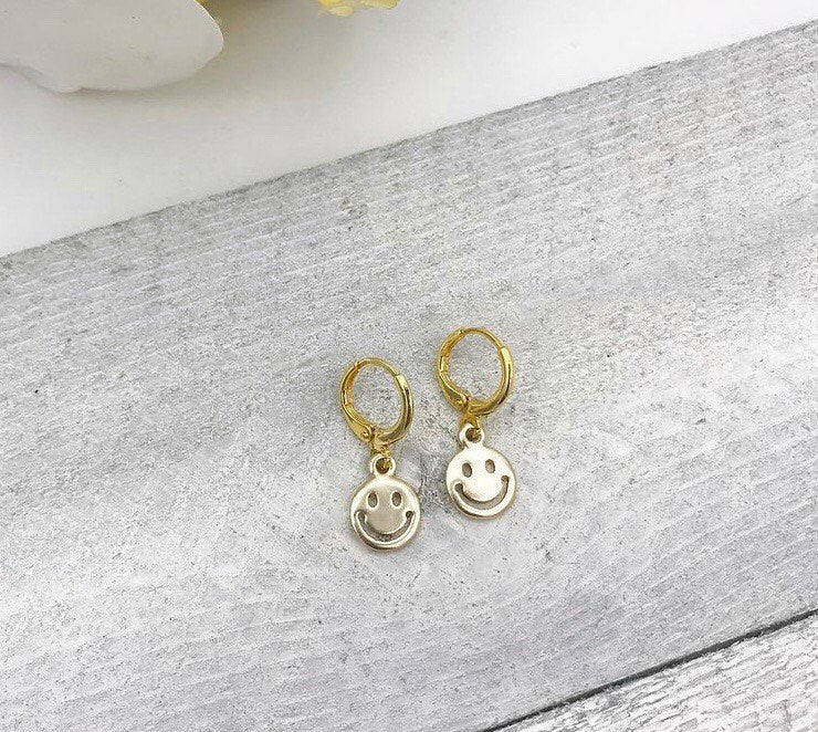 smiley earrings huggies trendy jewelry for teenagers