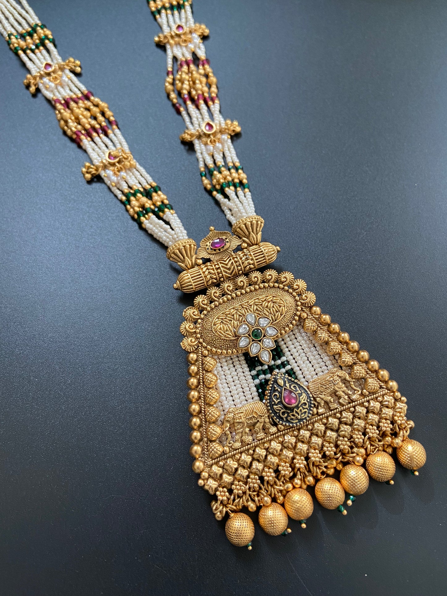 Classic Necklace Set