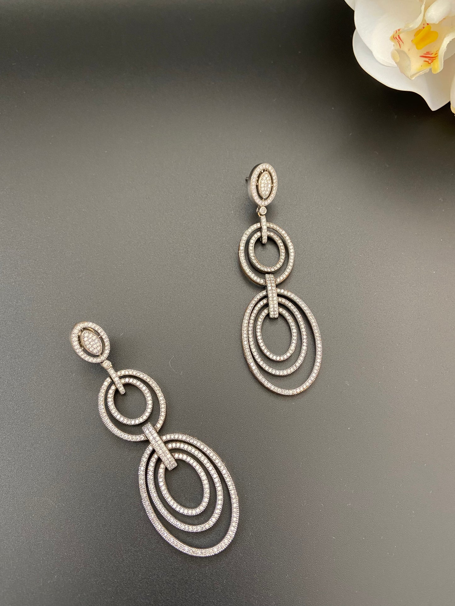 Chandelier earrings