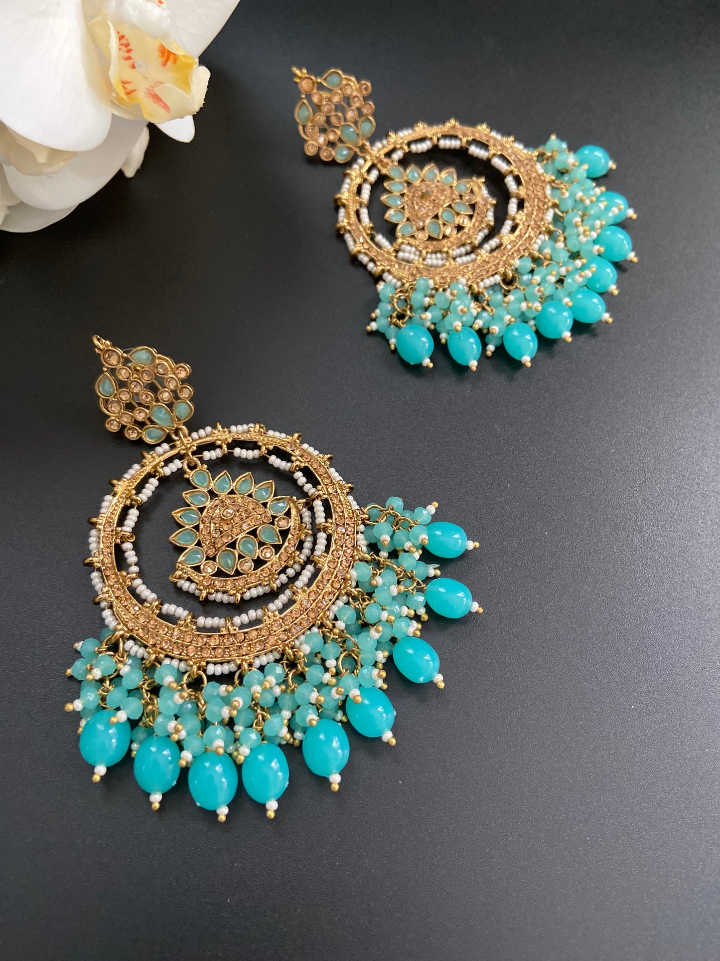 Floral Pearl Chandbalis