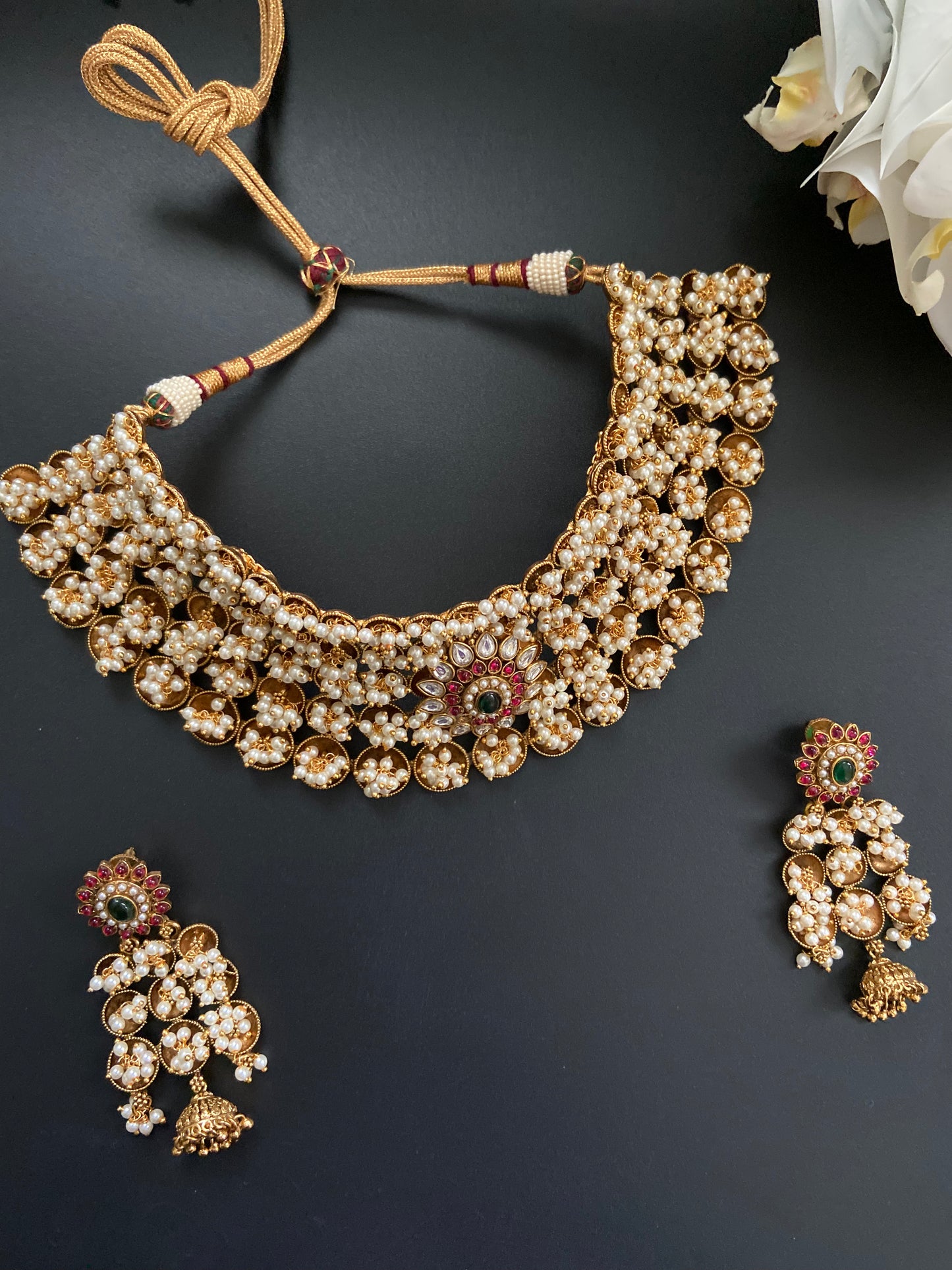 Clustered Pearls Choker Set