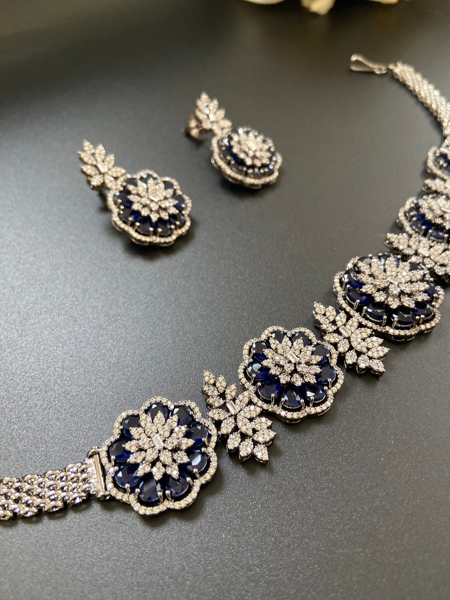 Montana Necklace Set