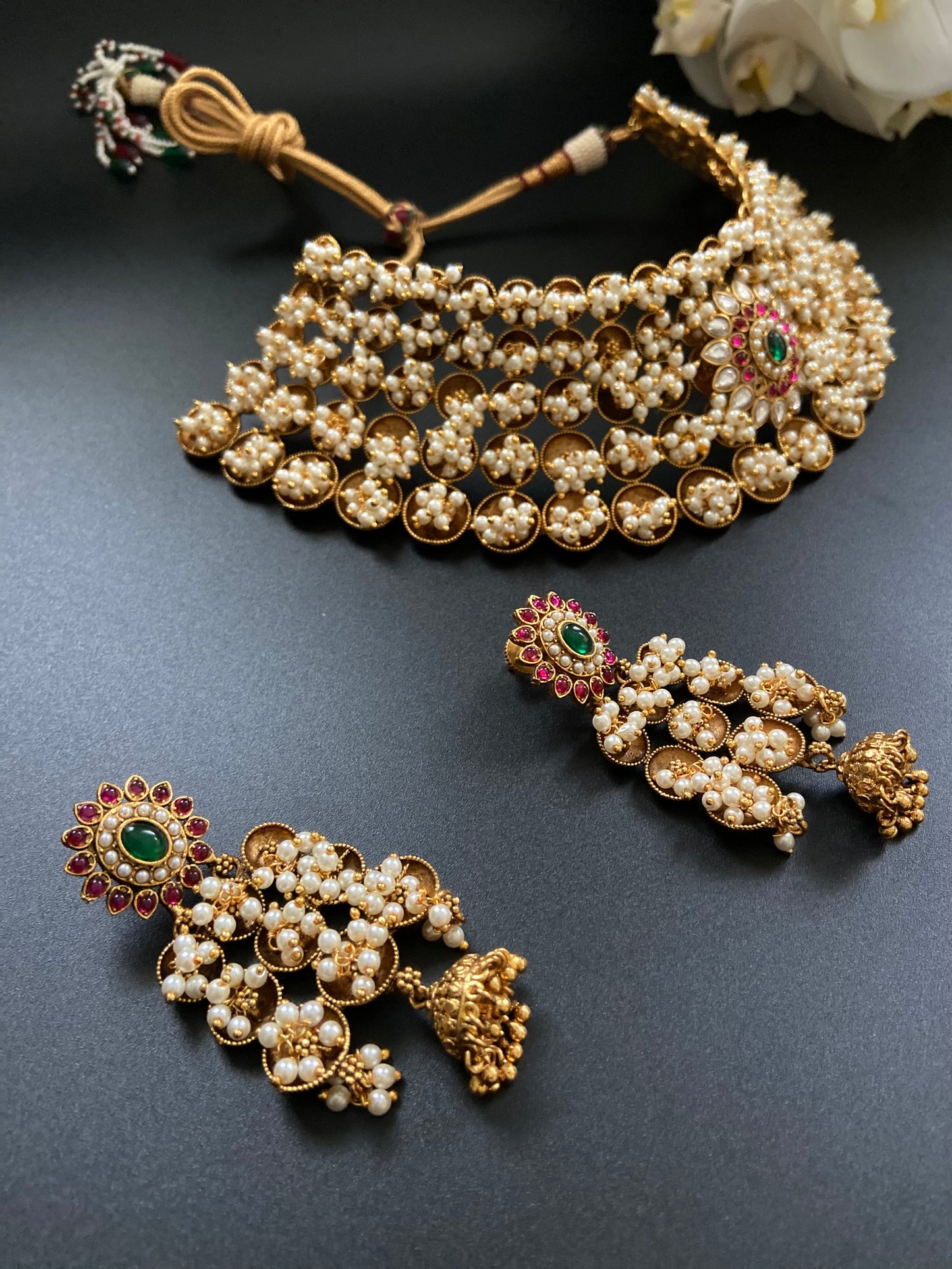 Clustered Pearls Choker Set