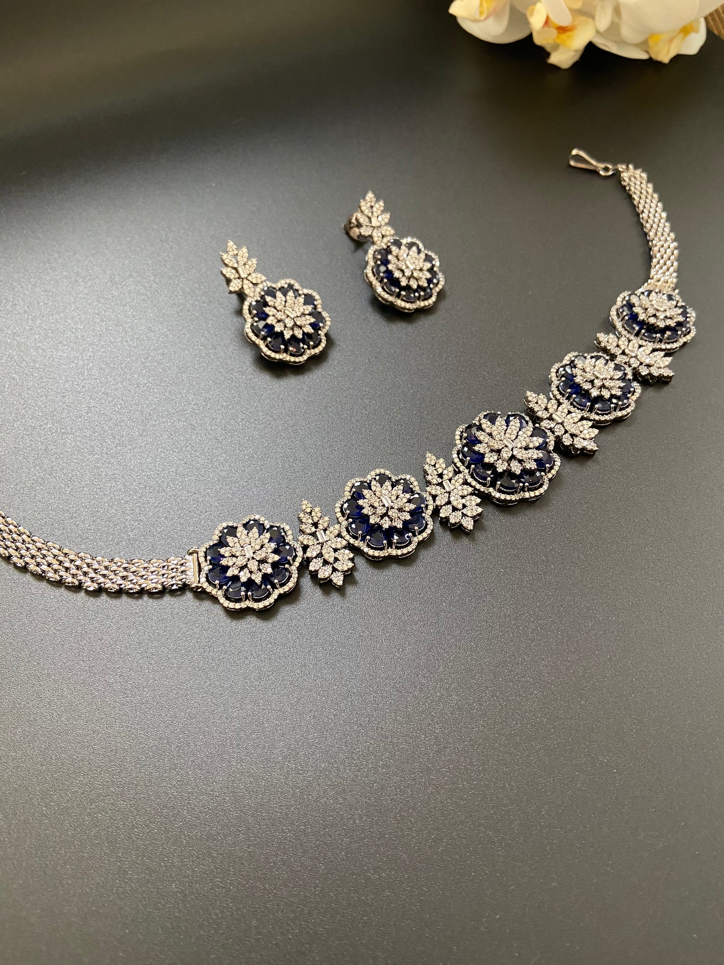 Montana Necklace Set