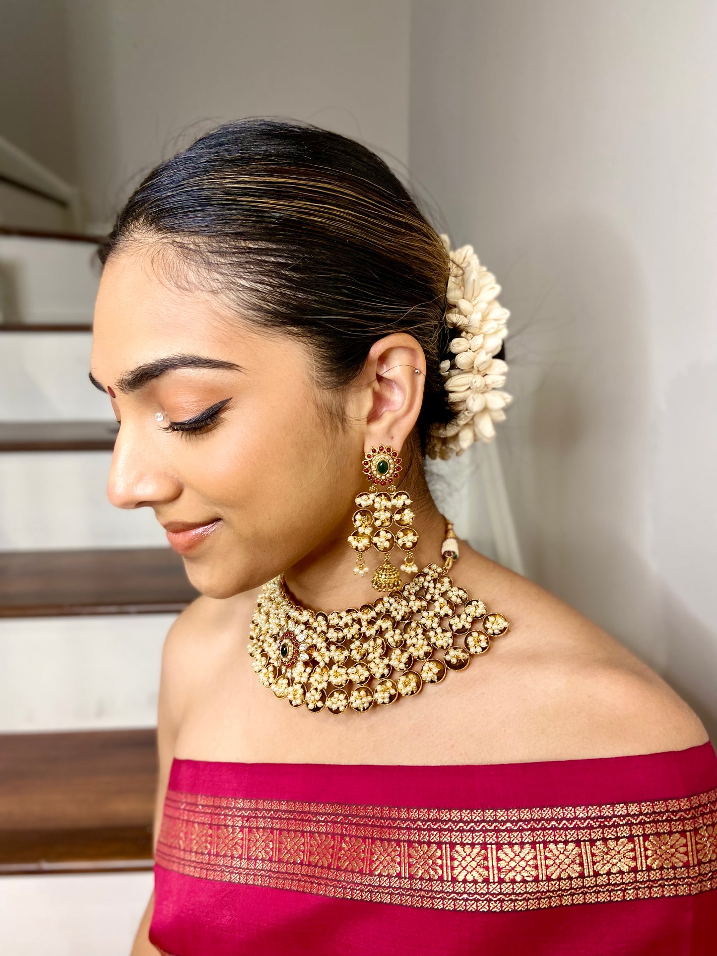 Clustered Pearls Choker Set