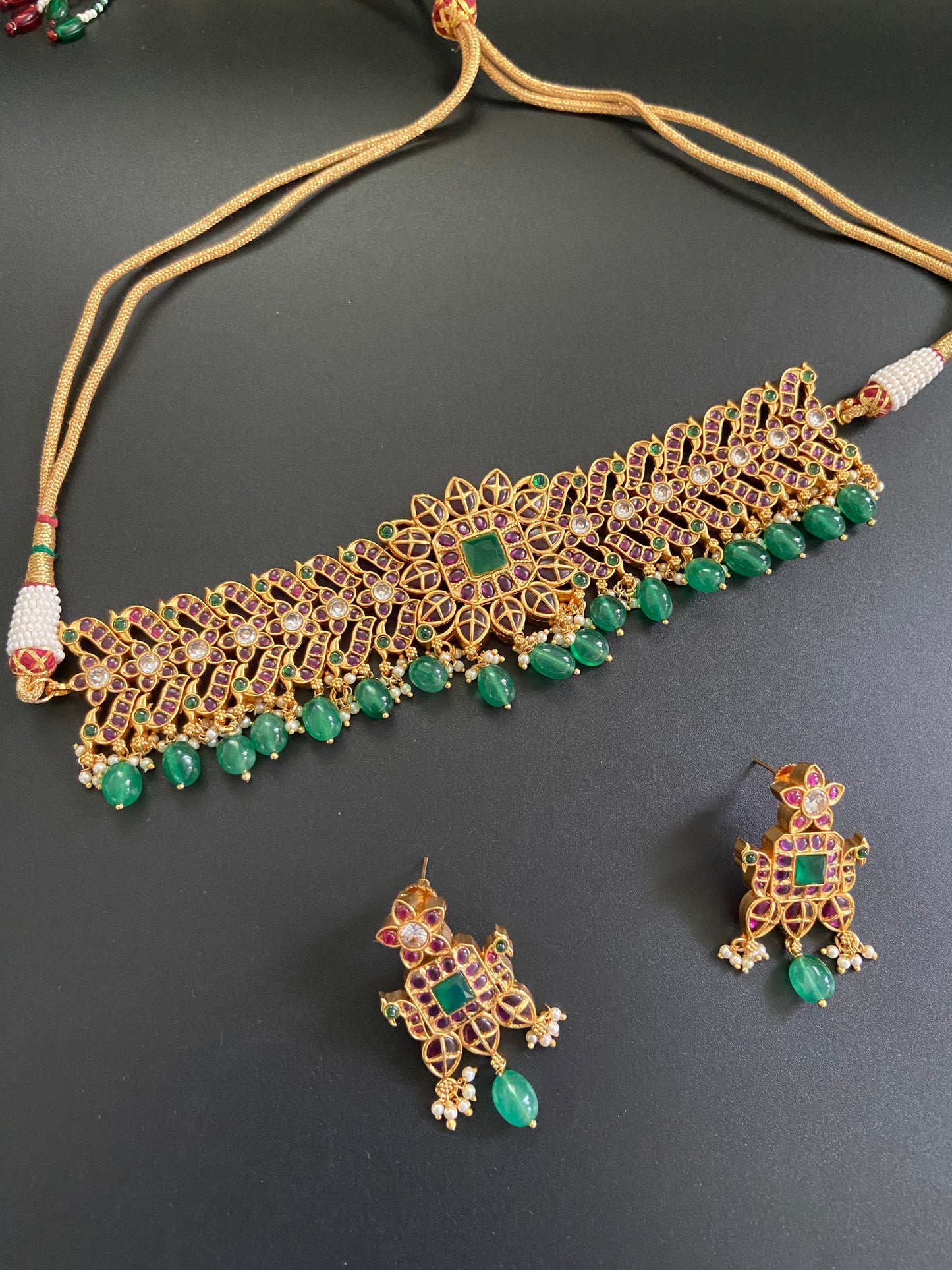 Regal Choker Set