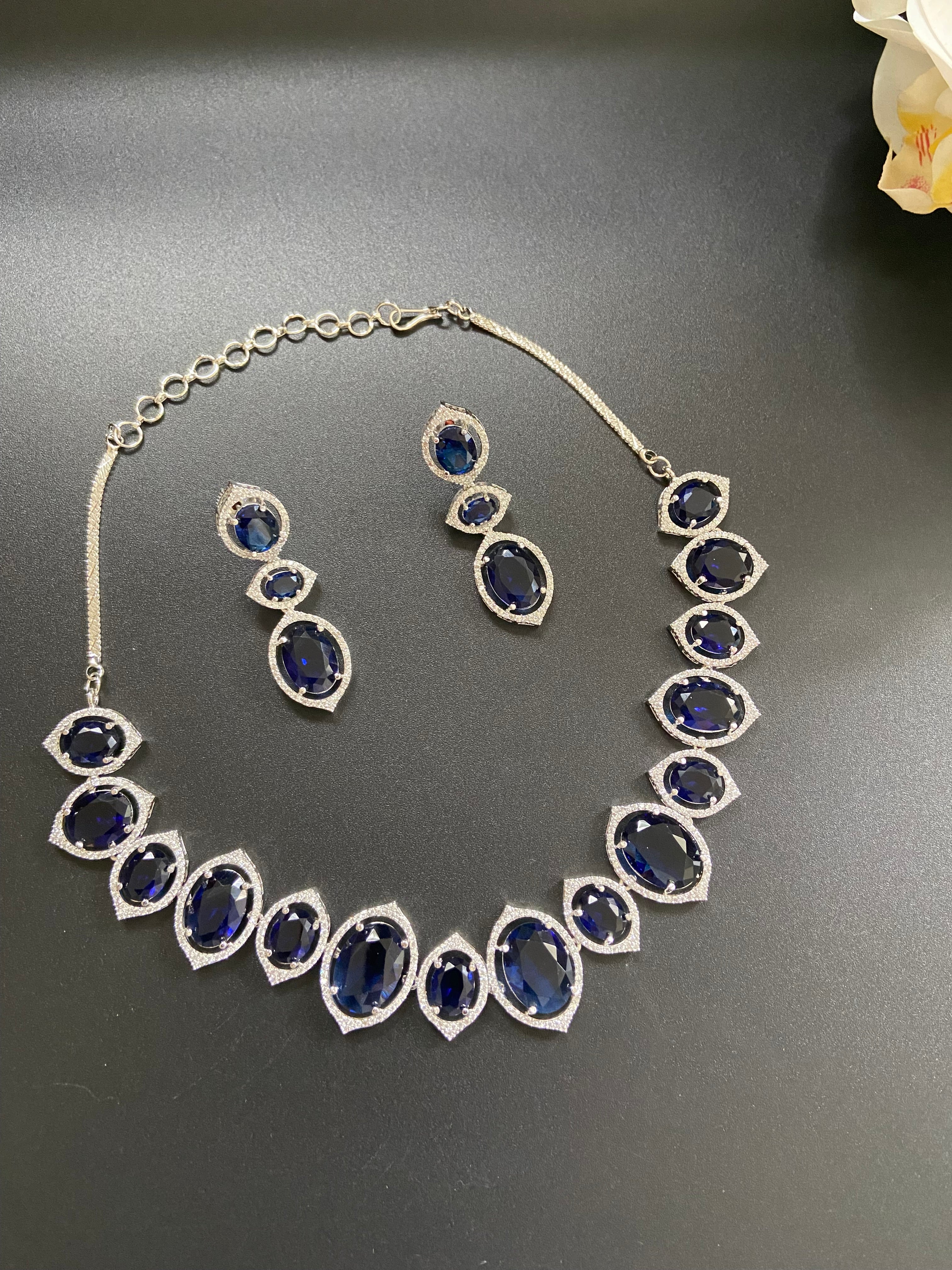 Midnight Elegance Necklace Set