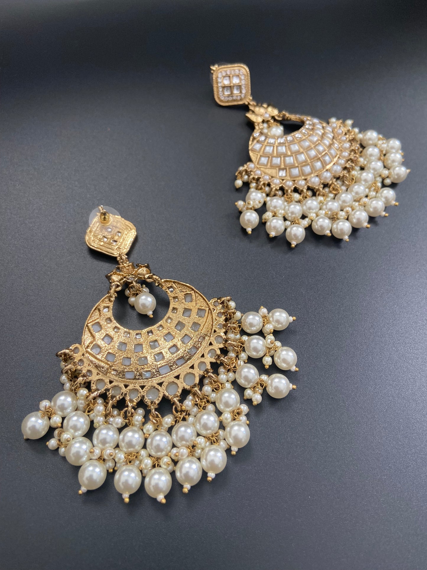 Pearly Earrings