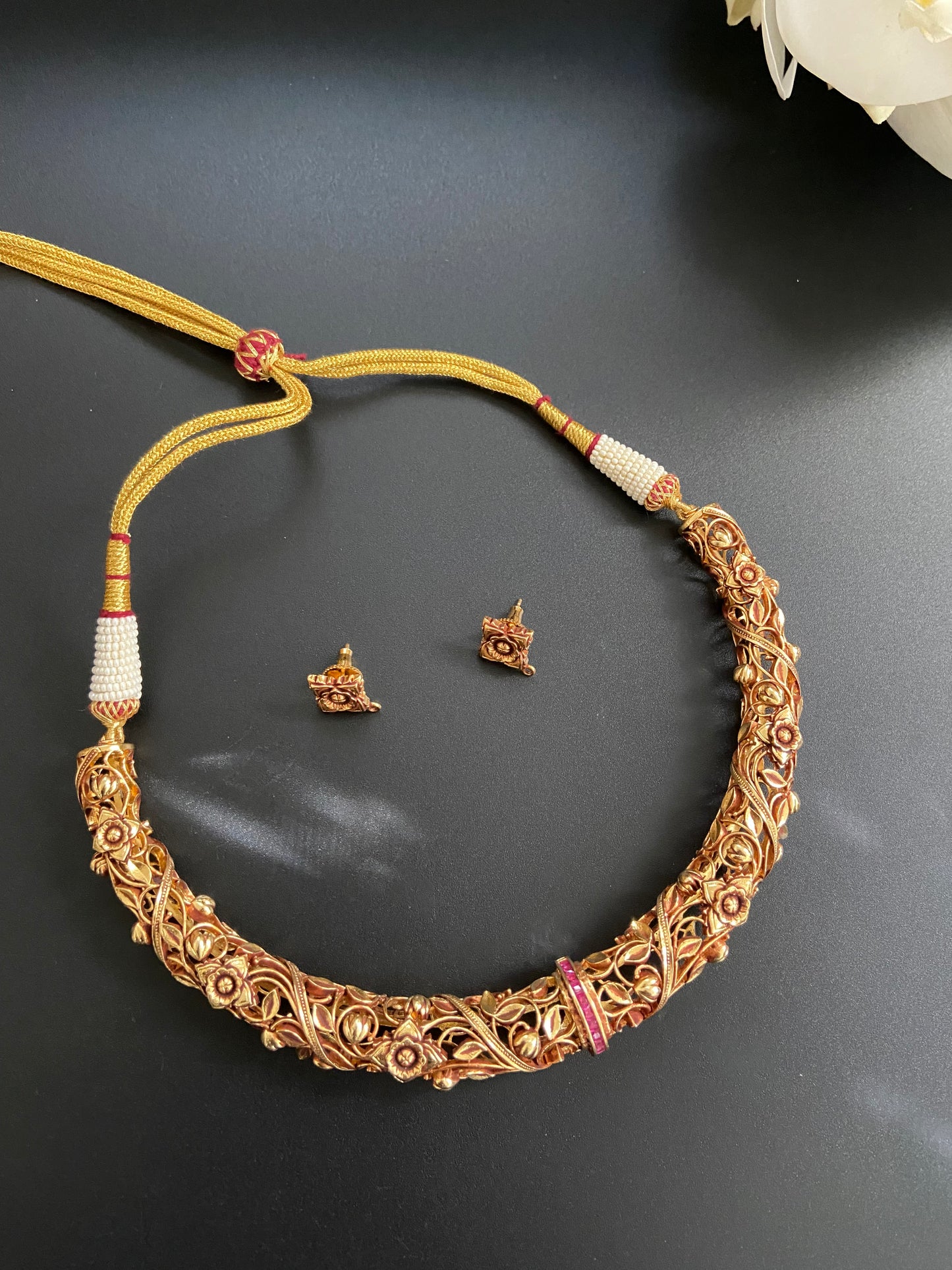 Hasli choker Set