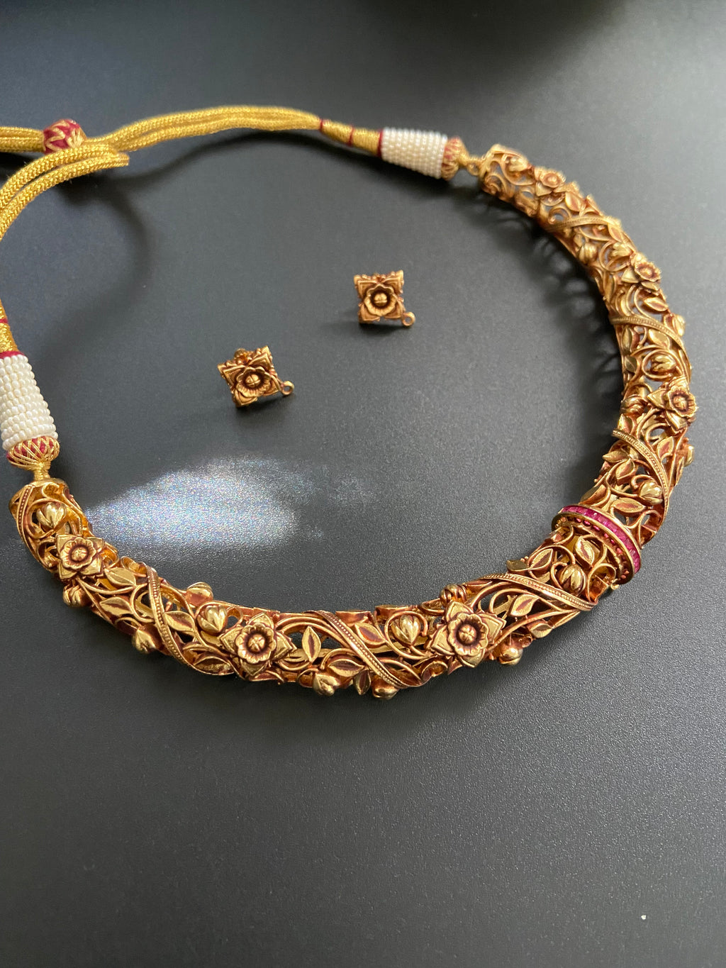 Hasli choker Set