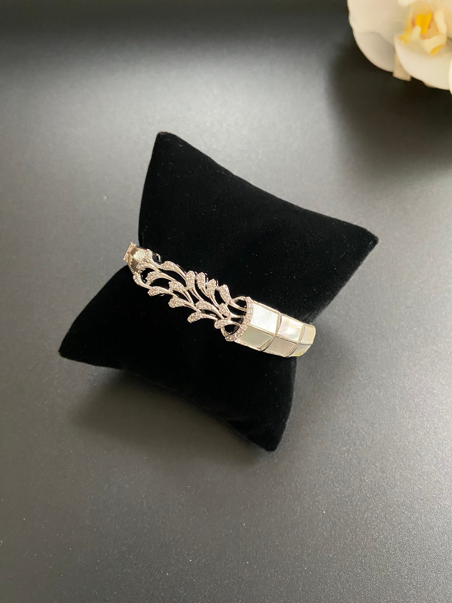 Mother Pearl Bangle