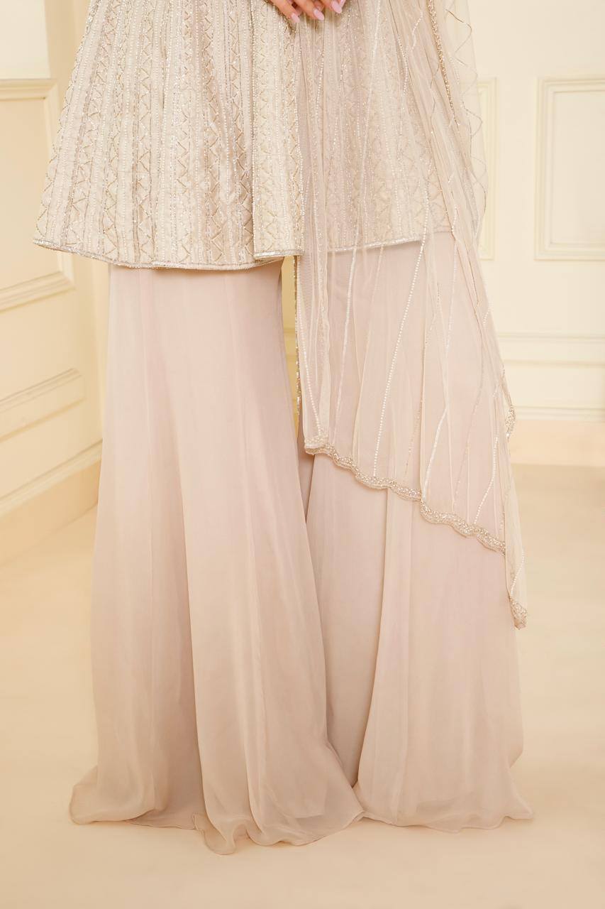 Shades of Subtle Sharara
