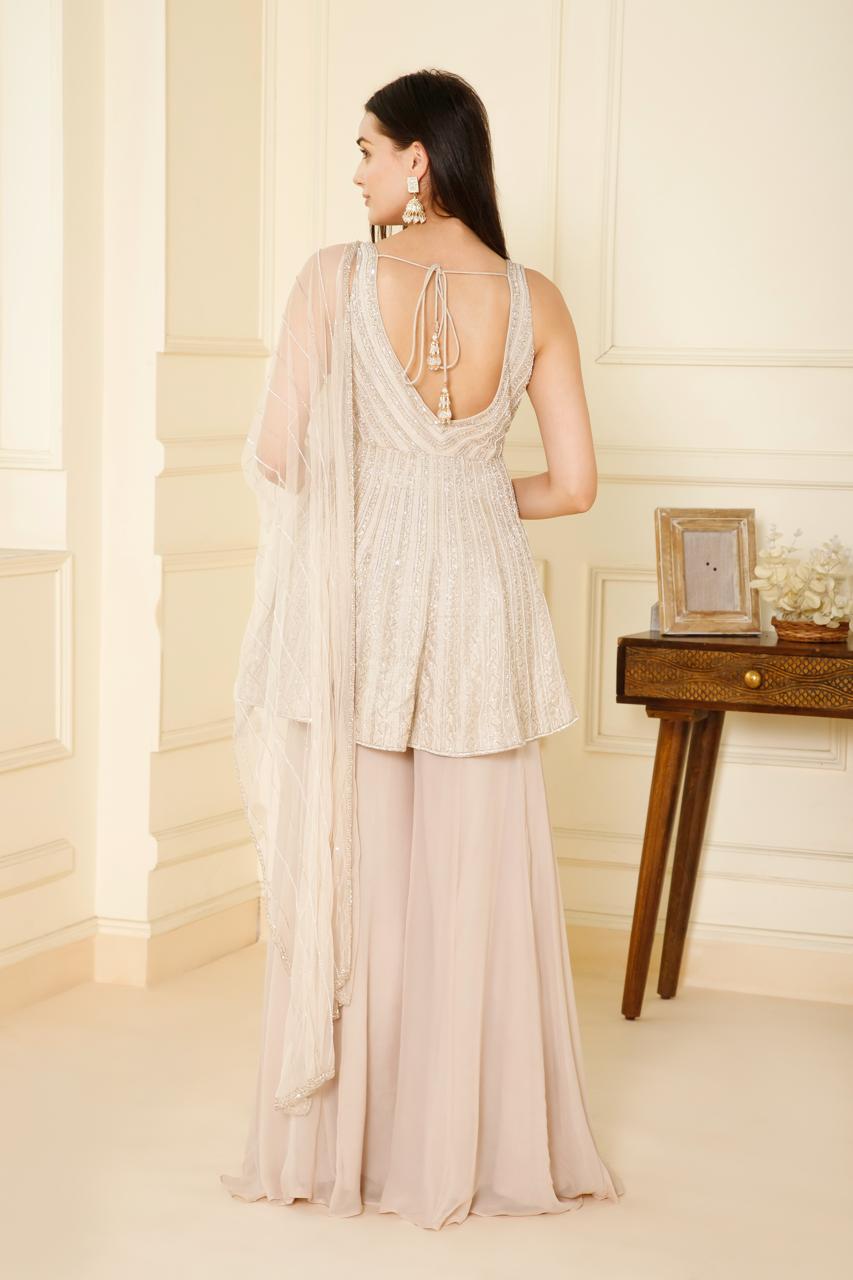Shades of Subtle Sharara