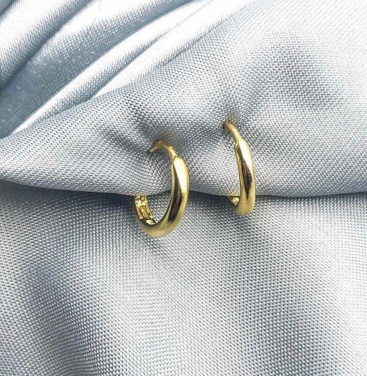 plain gold hoop earrings statement piece accessory jewelry trendy teenagers