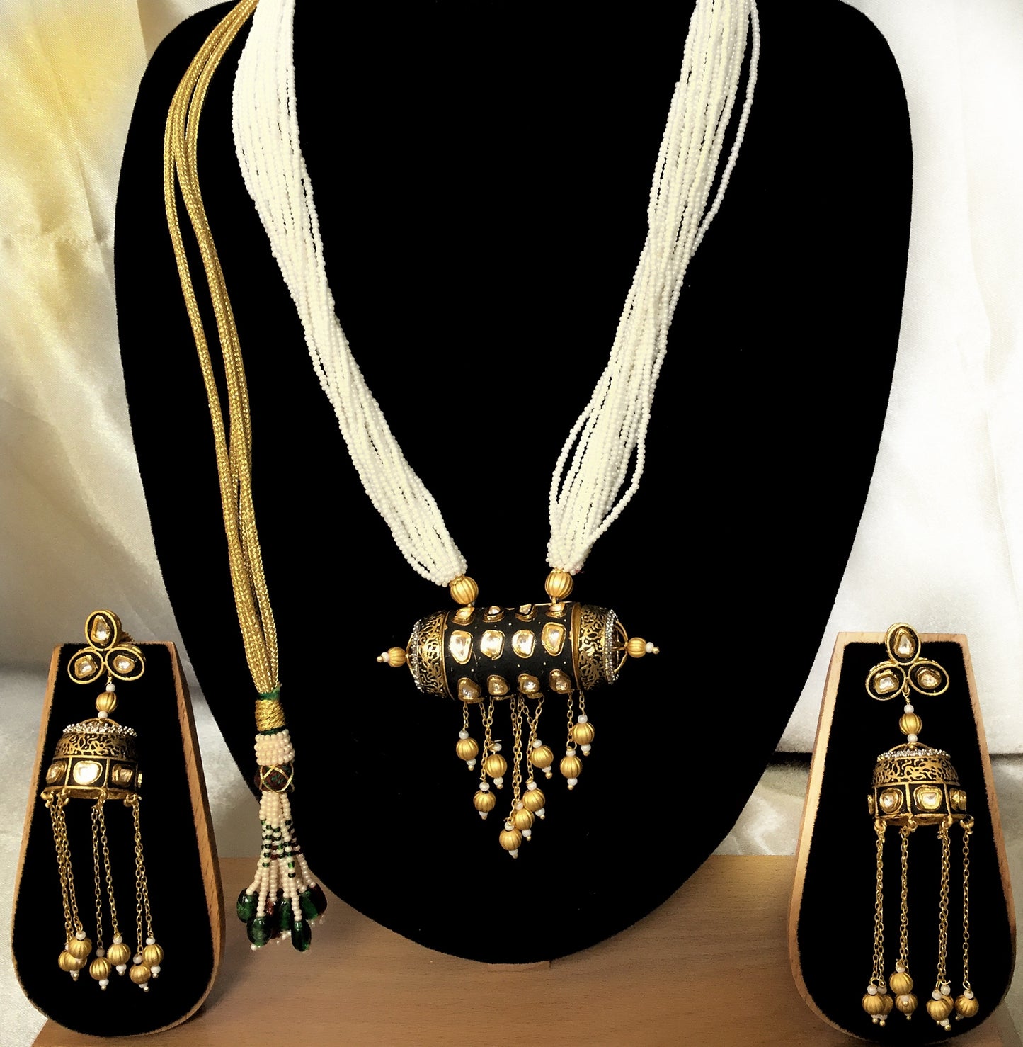 Kundan pearl black necklace set