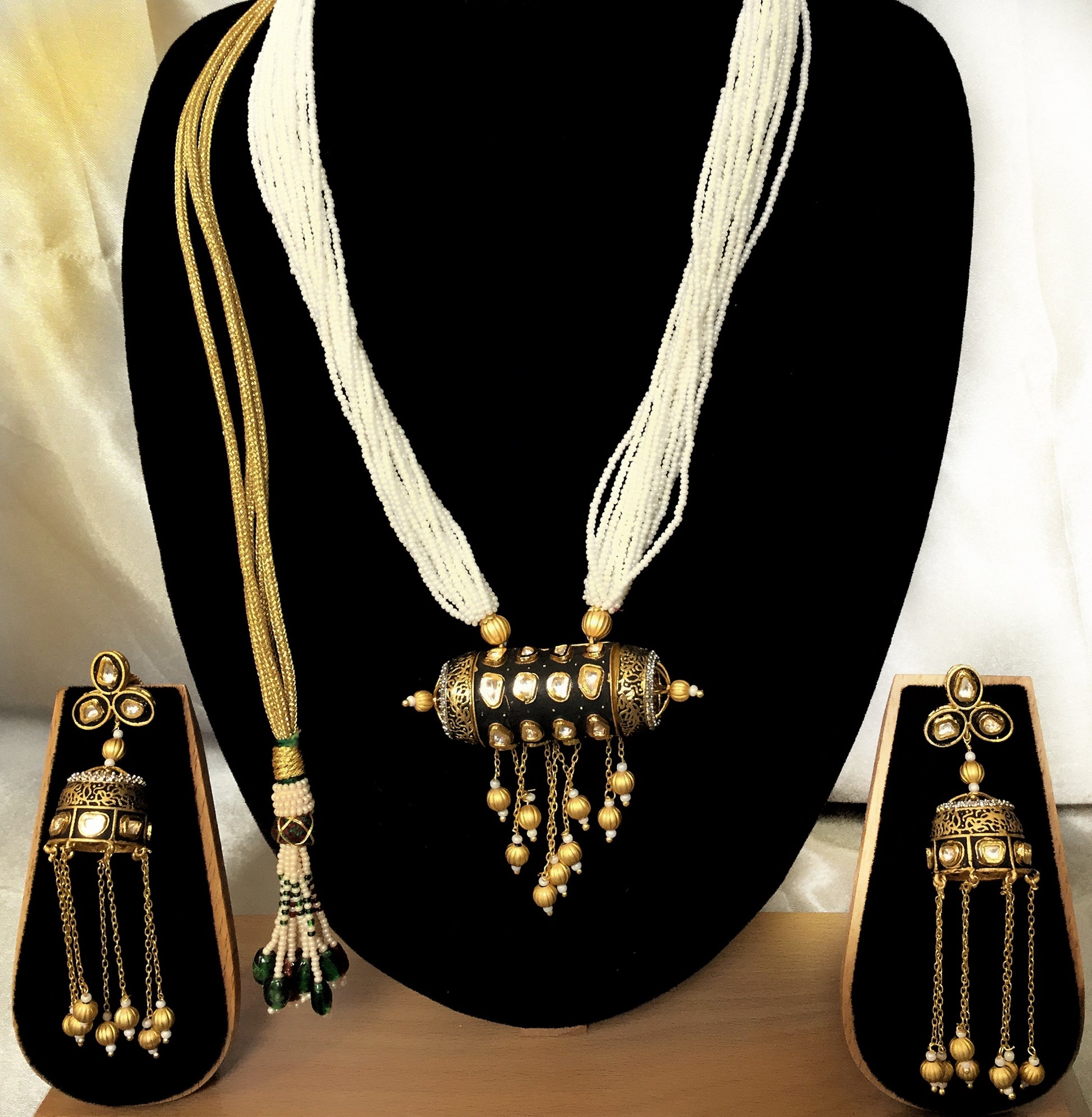 Kundan pearl black necklace set