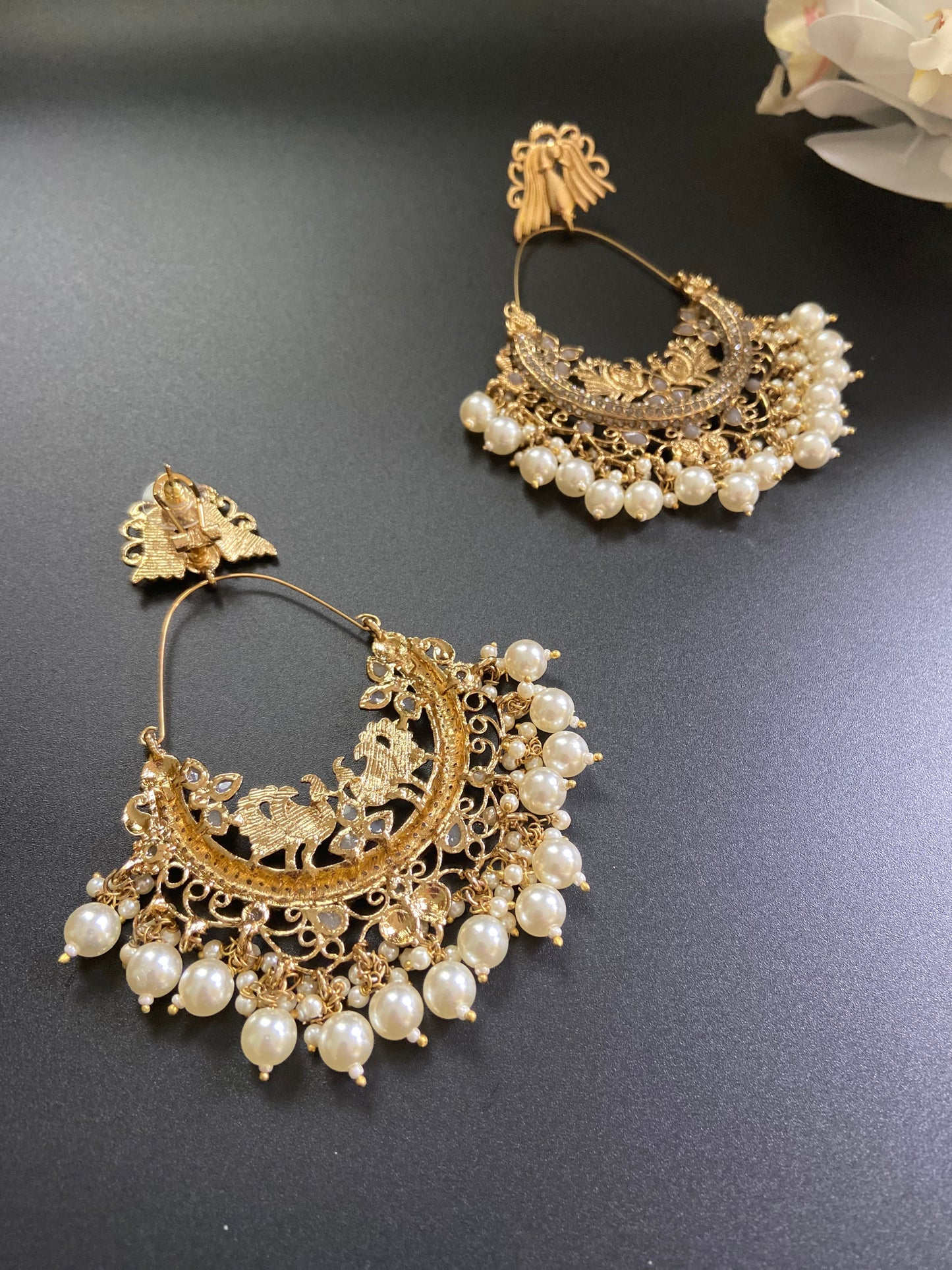 Pearl drop earrings