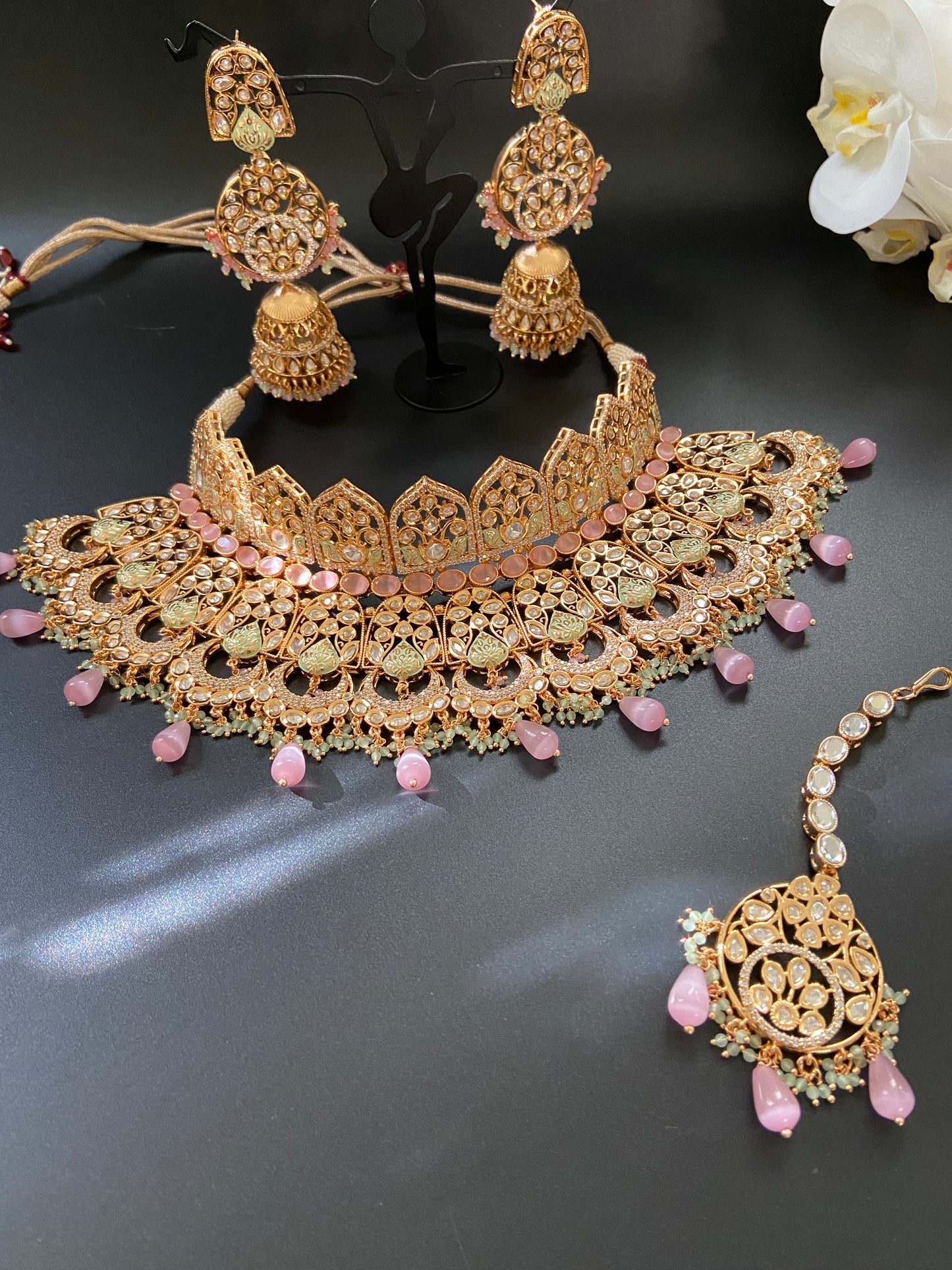 Magnificence set