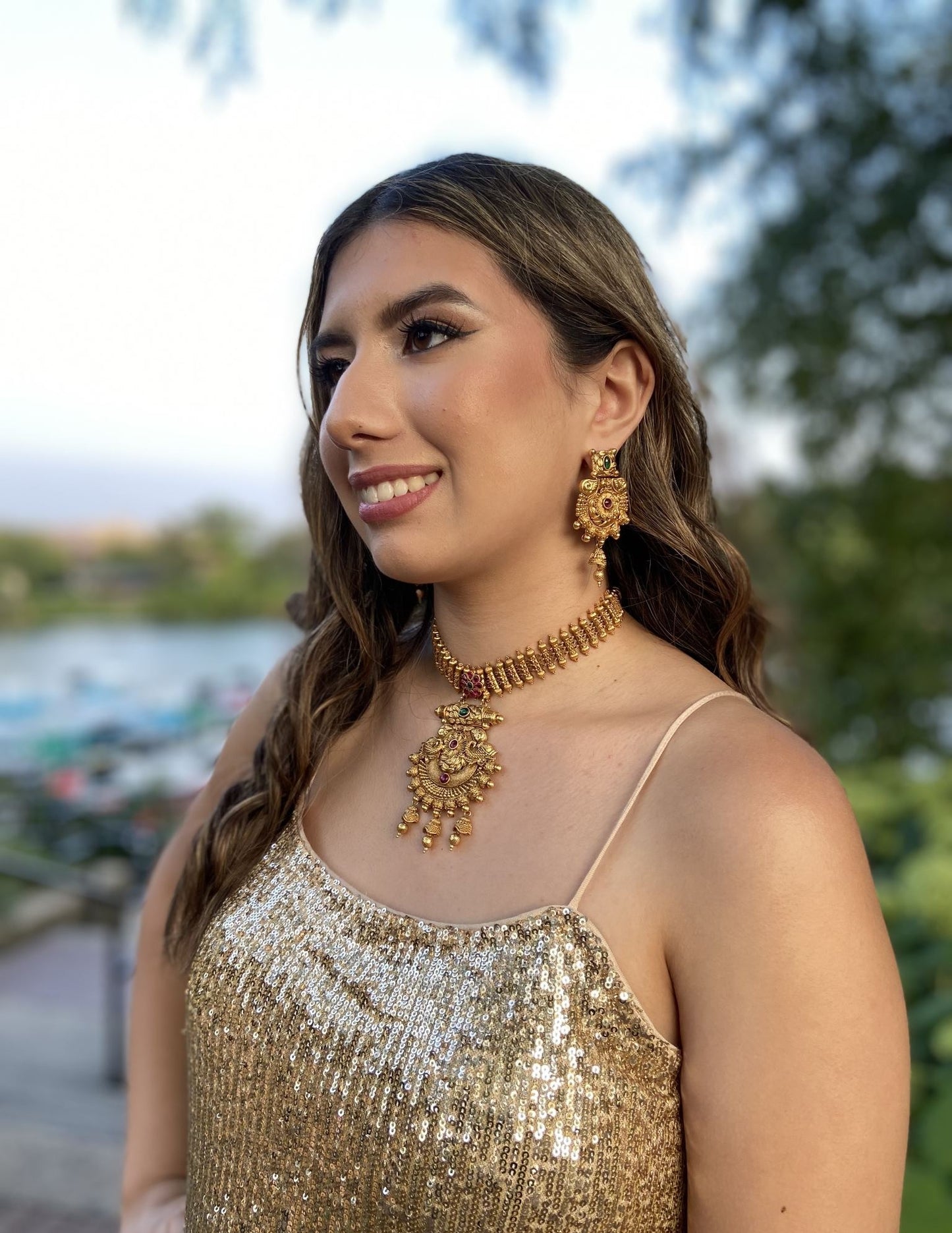 Temple Choker Set