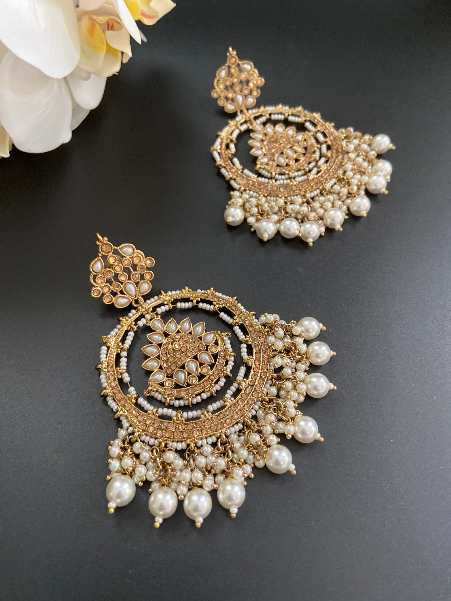 Floral Pearl Chandbalis