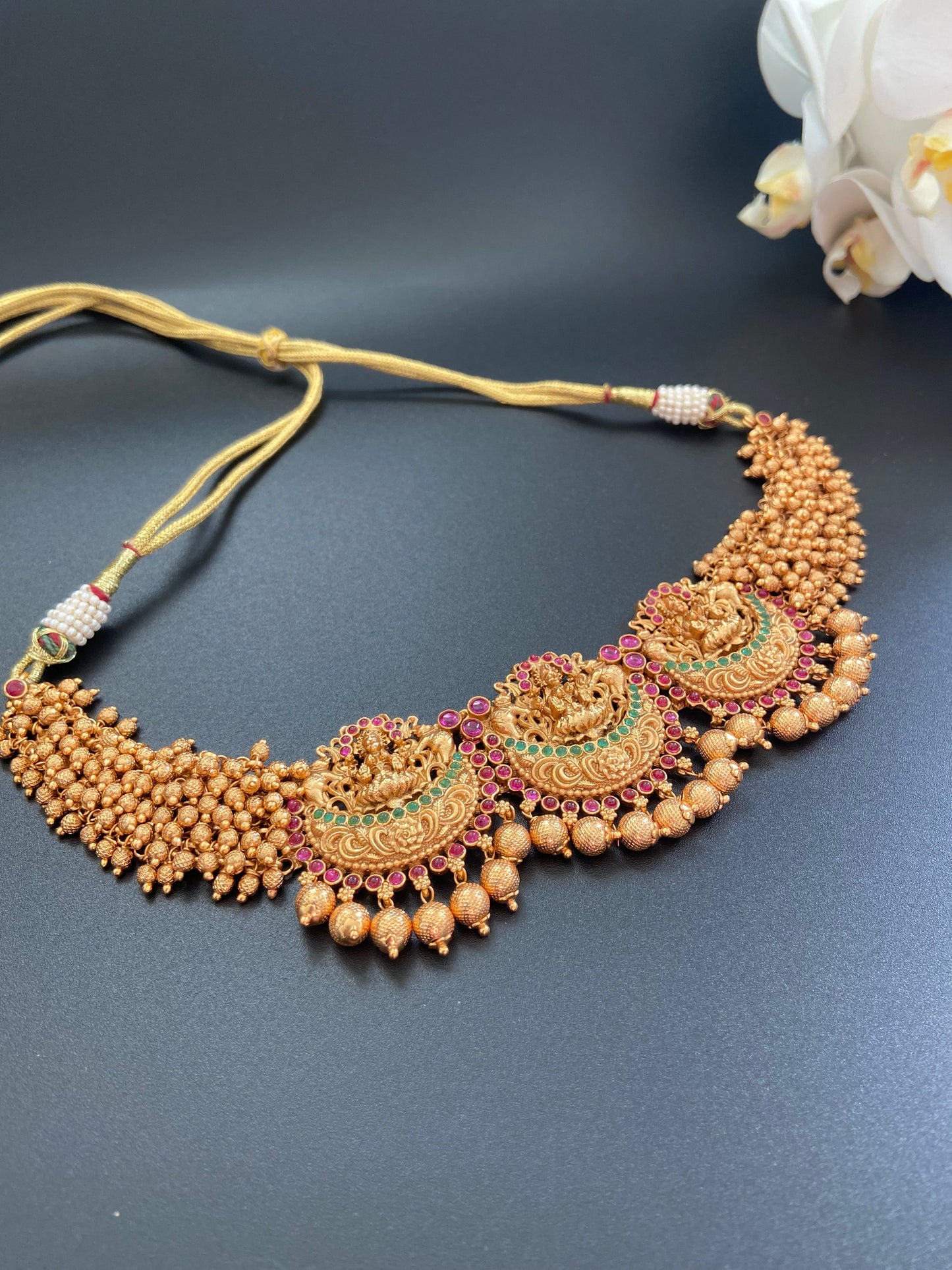 Temple Choker Set