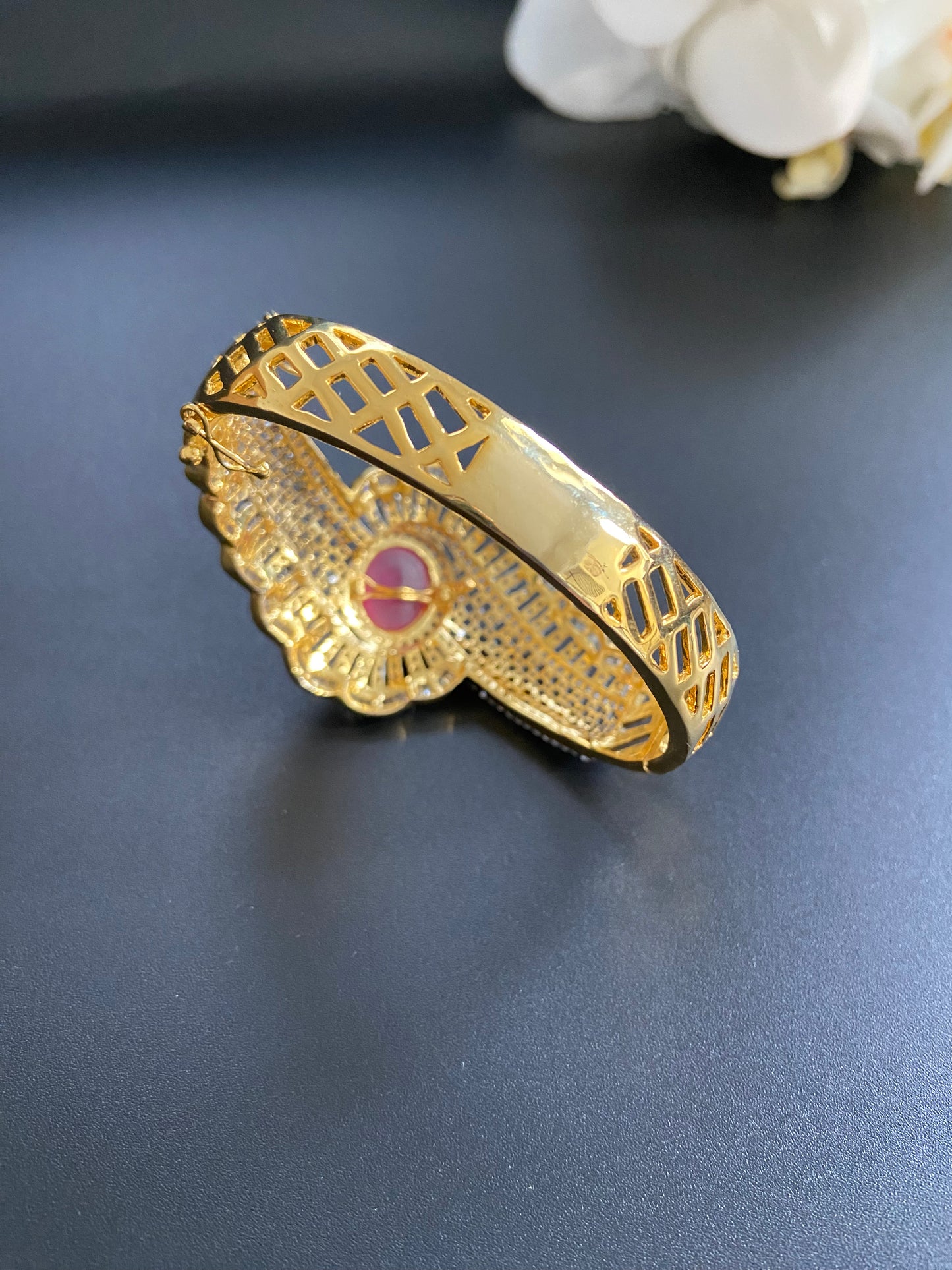 Dazzling Kada