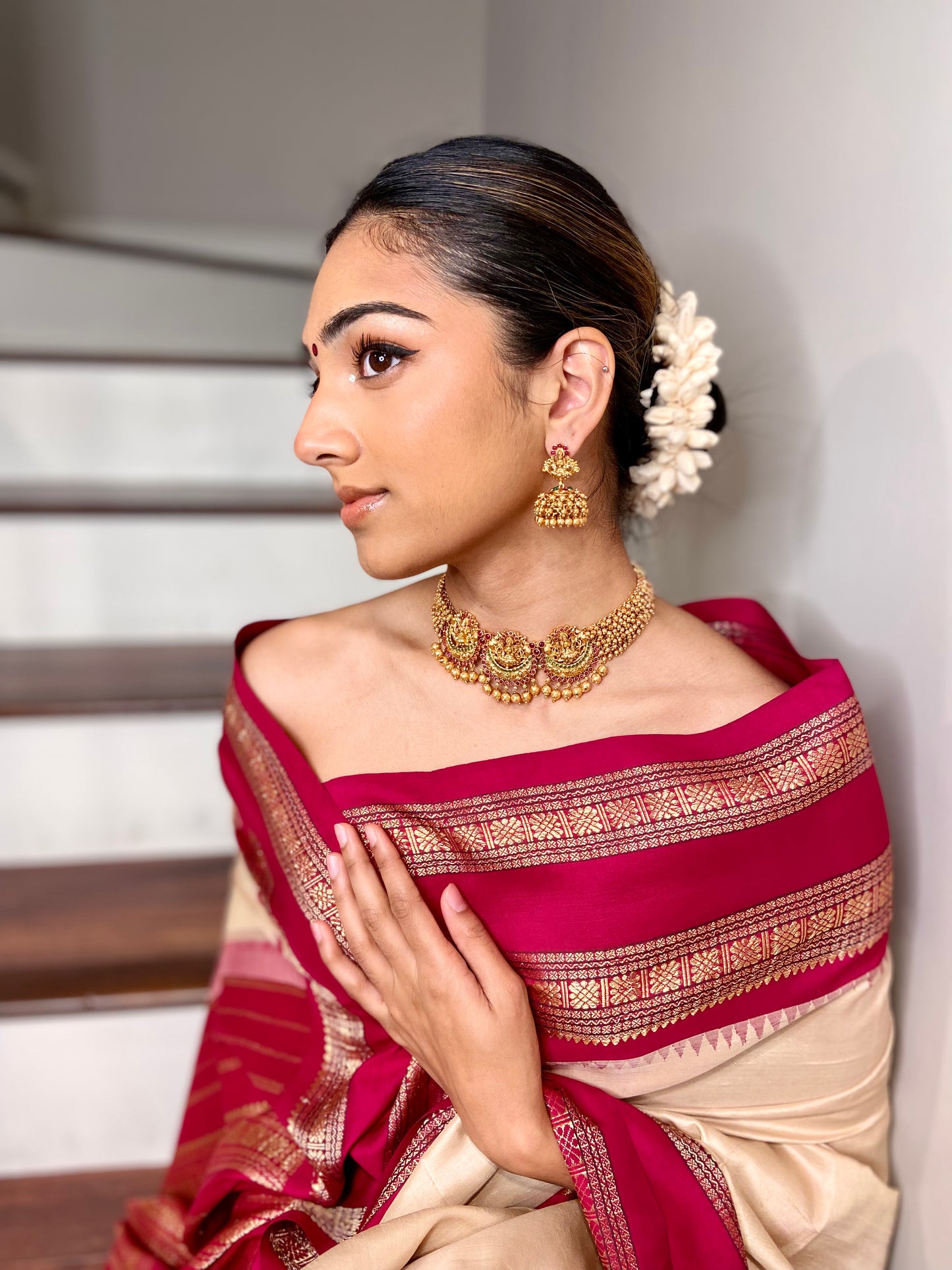 Temple Choker Set
